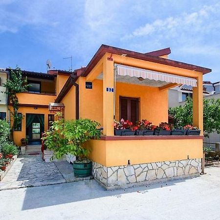 Apartmani Petunia Fažana Esterno foto