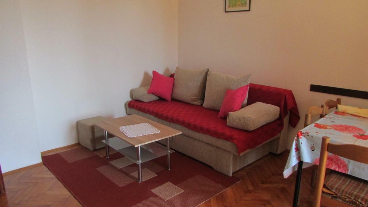 Apartmani Petunia Fažana Esterno foto