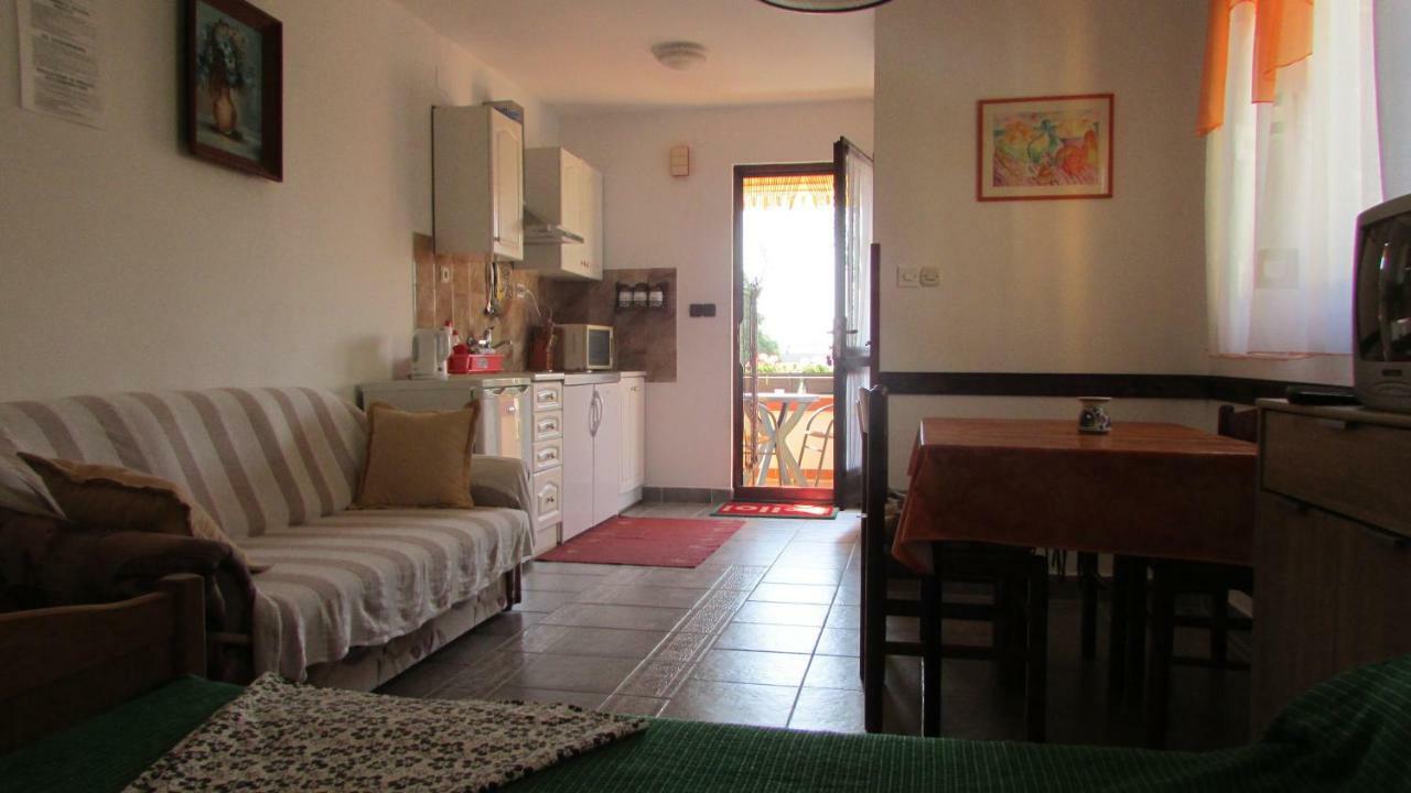 Apartmani Petunia Fažana Esterno foto
