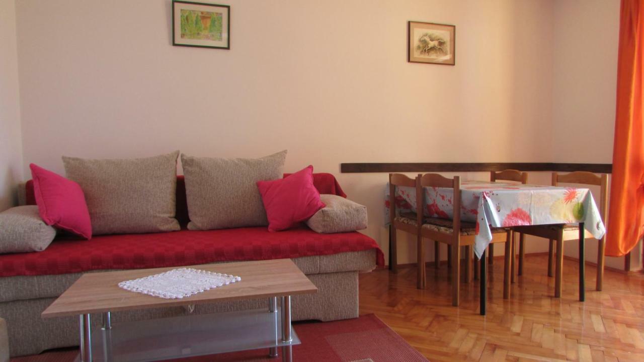 Apartmani Petunia Fažana Esterno foto