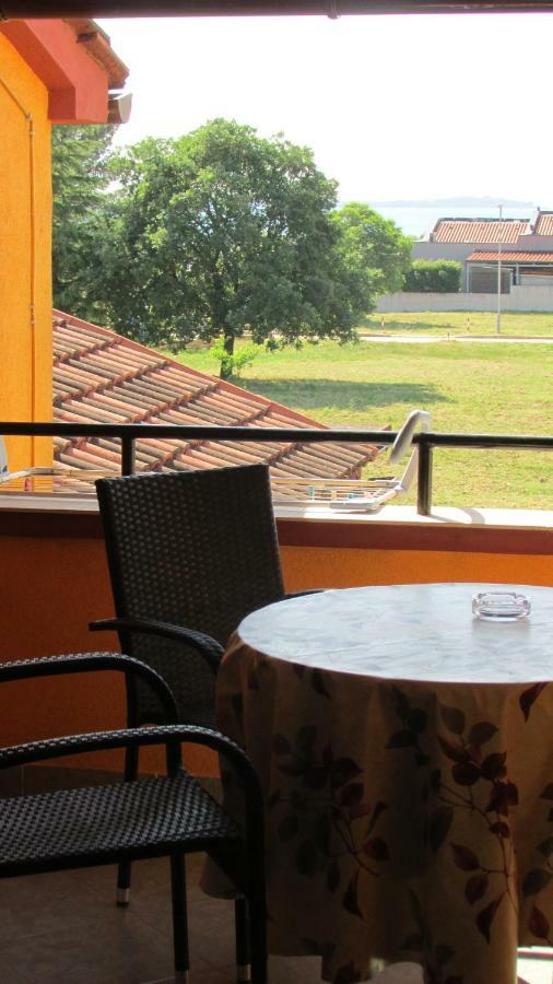 Apartmani Petunia Fažana Esterno foto
