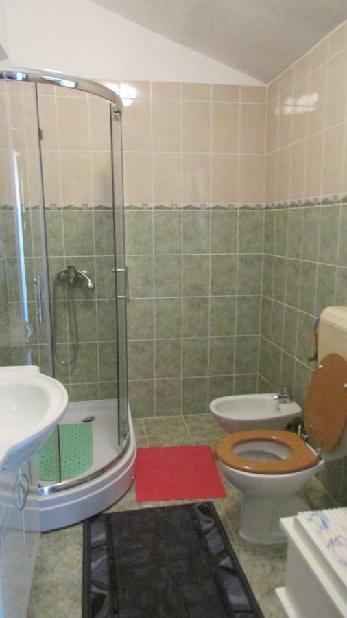 Apartmani Petunia Fažana Esterno foto