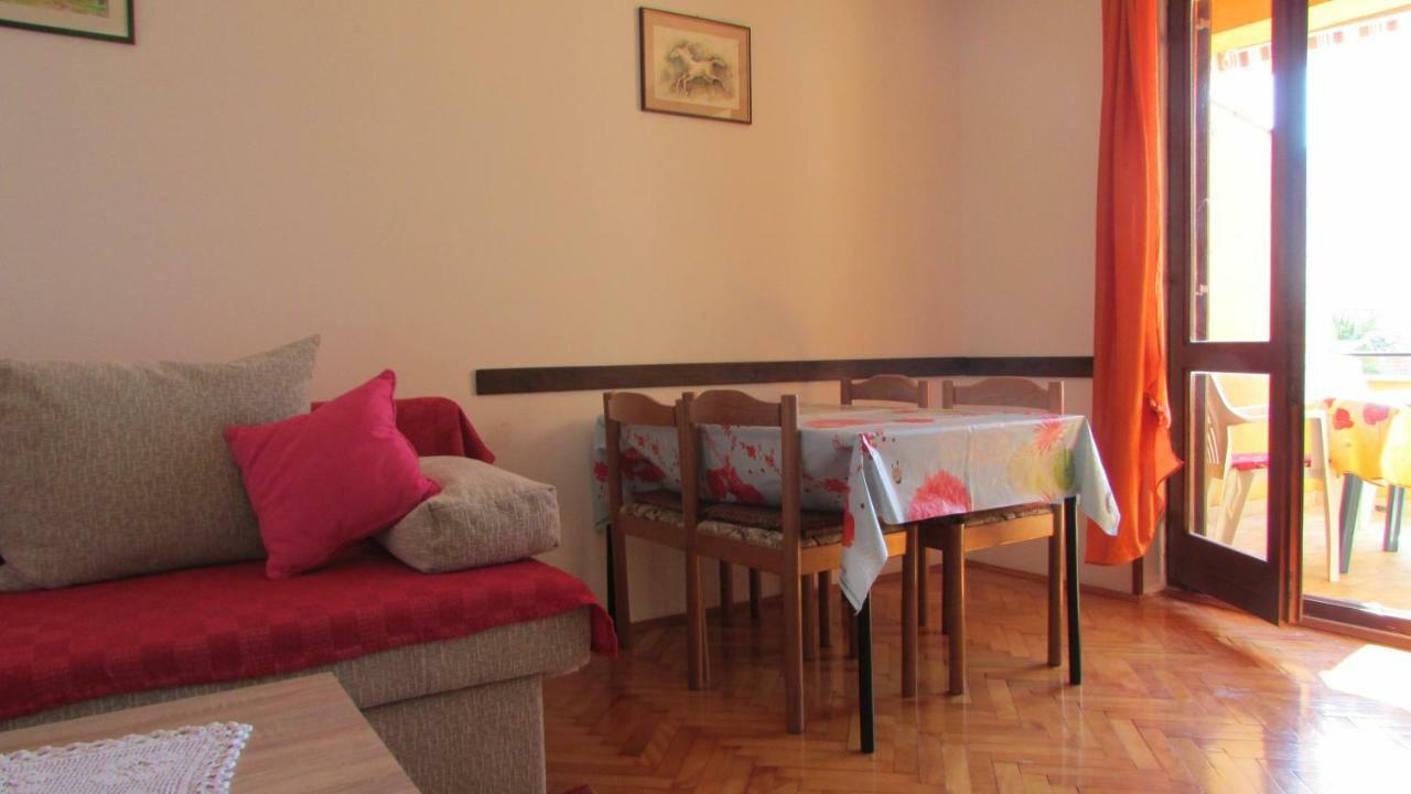 Apartmani Petunia Fažana Esterno foto