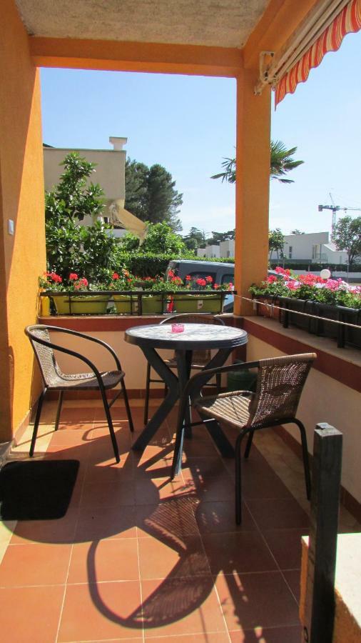 Apartmani Petunia Fažana Esterno foto