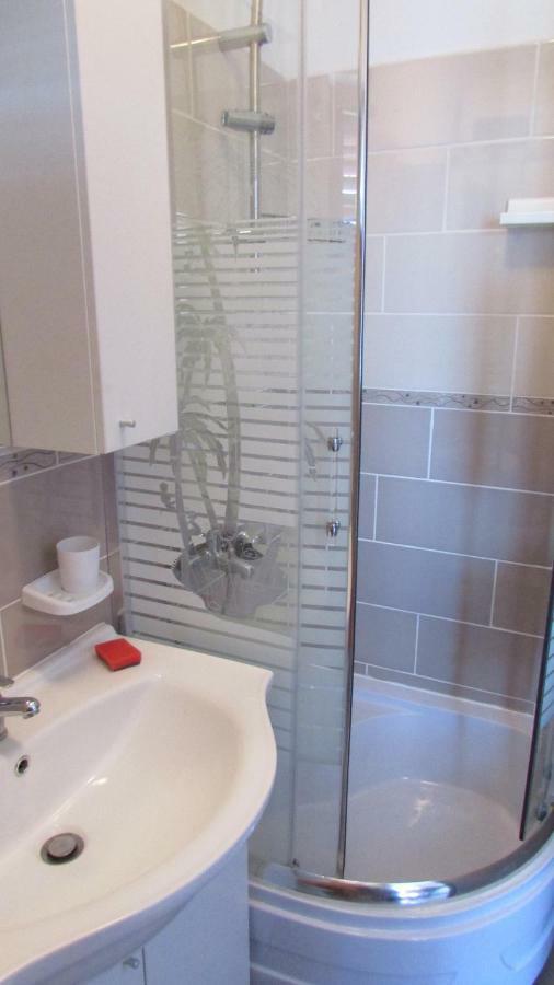 Apartmani Petunia Fažana Esterno foto