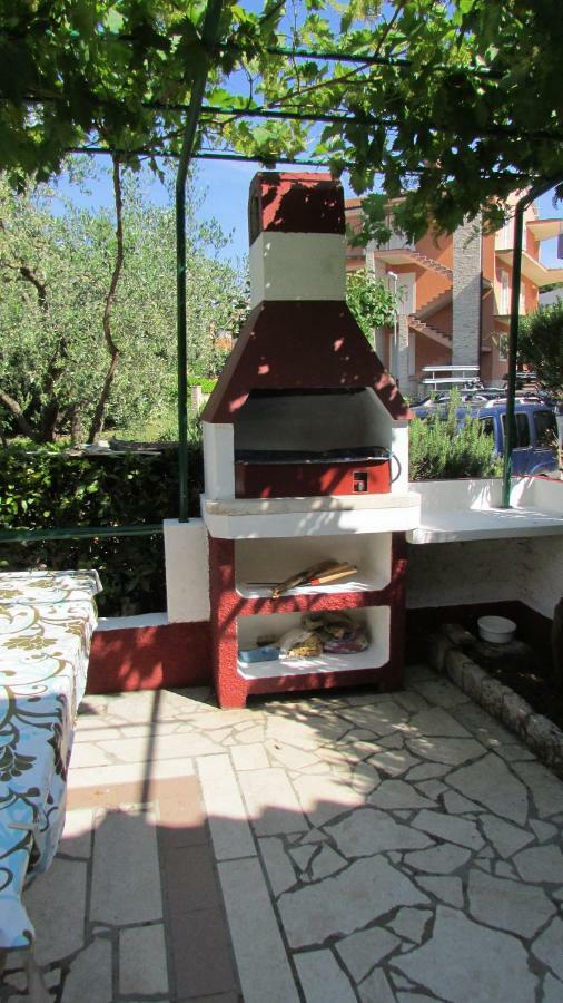 Apartmani Petunia Fažana Esterno foto